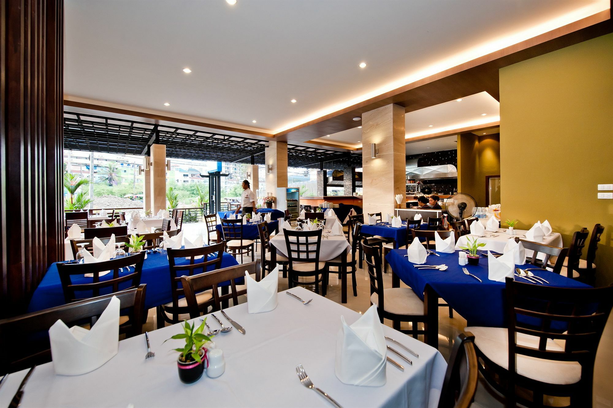 Tuana Blue Sky Patong Hotel Kültér fotó